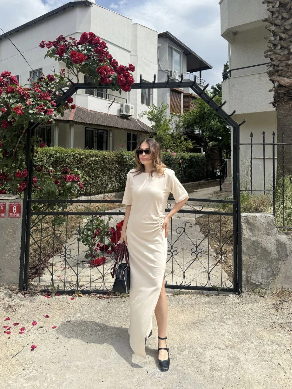 Sofanest Kadın Kısa Kollu Uzun Yandan Yırtmaçlı Elbise - Bej