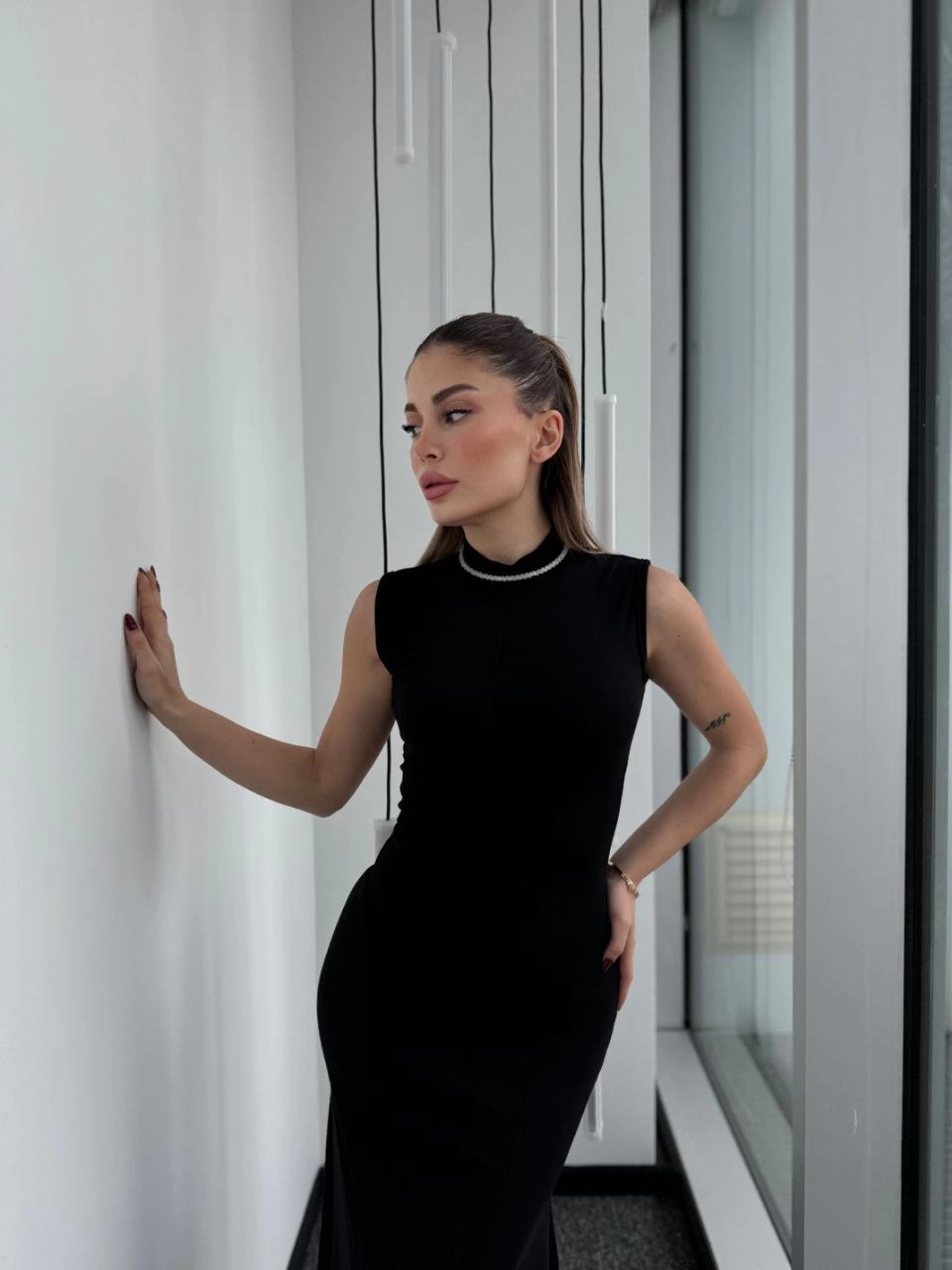 Sofanest Kolsuz Yarım Bogazlı Uzun Elbise- Siyah