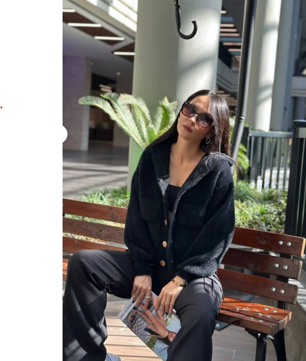 Tüylü Kadın Hırka – Gold Çıt Çıtlı Kalın Kışlık Triko, Angora-Efekt %80 Polyamid %20 Polyester