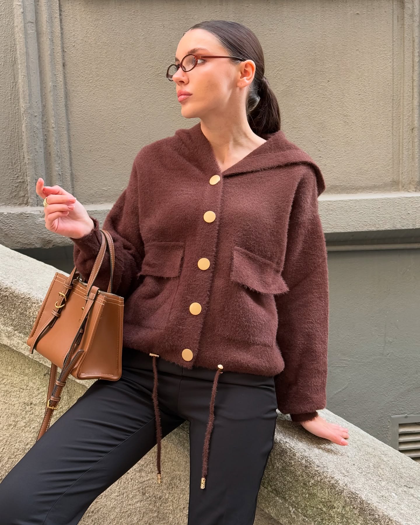 Tüylü Kadın Hırka – Gold Çıt Çıtlı Kalın Kışlık Triko, Angora-Efekt %80 Polyamid %20 Polyester