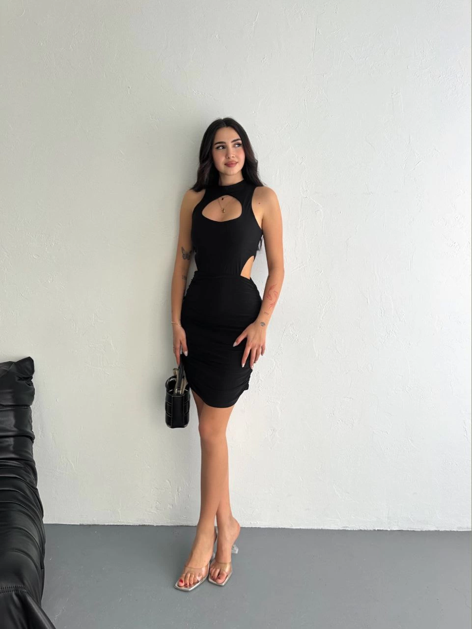 Sofanest Göğüs ve Yanlar dekolteli Kolsuz Boy Elbise - Siyah