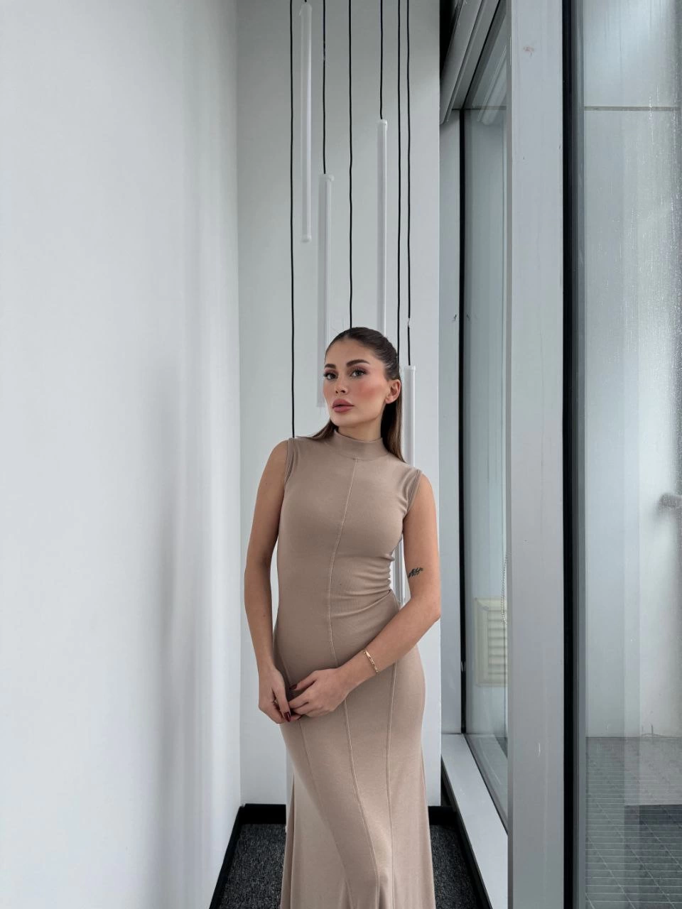 Sofanest Kolsuz Yarım Bogazlı Uzun Elbise- Bej